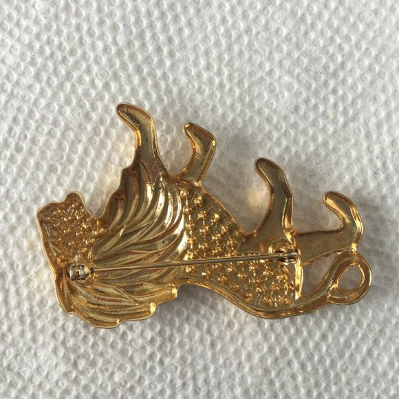 Gold tone lion brooch pin pendent missing two "stones" sell as is - Picture 5 of 6